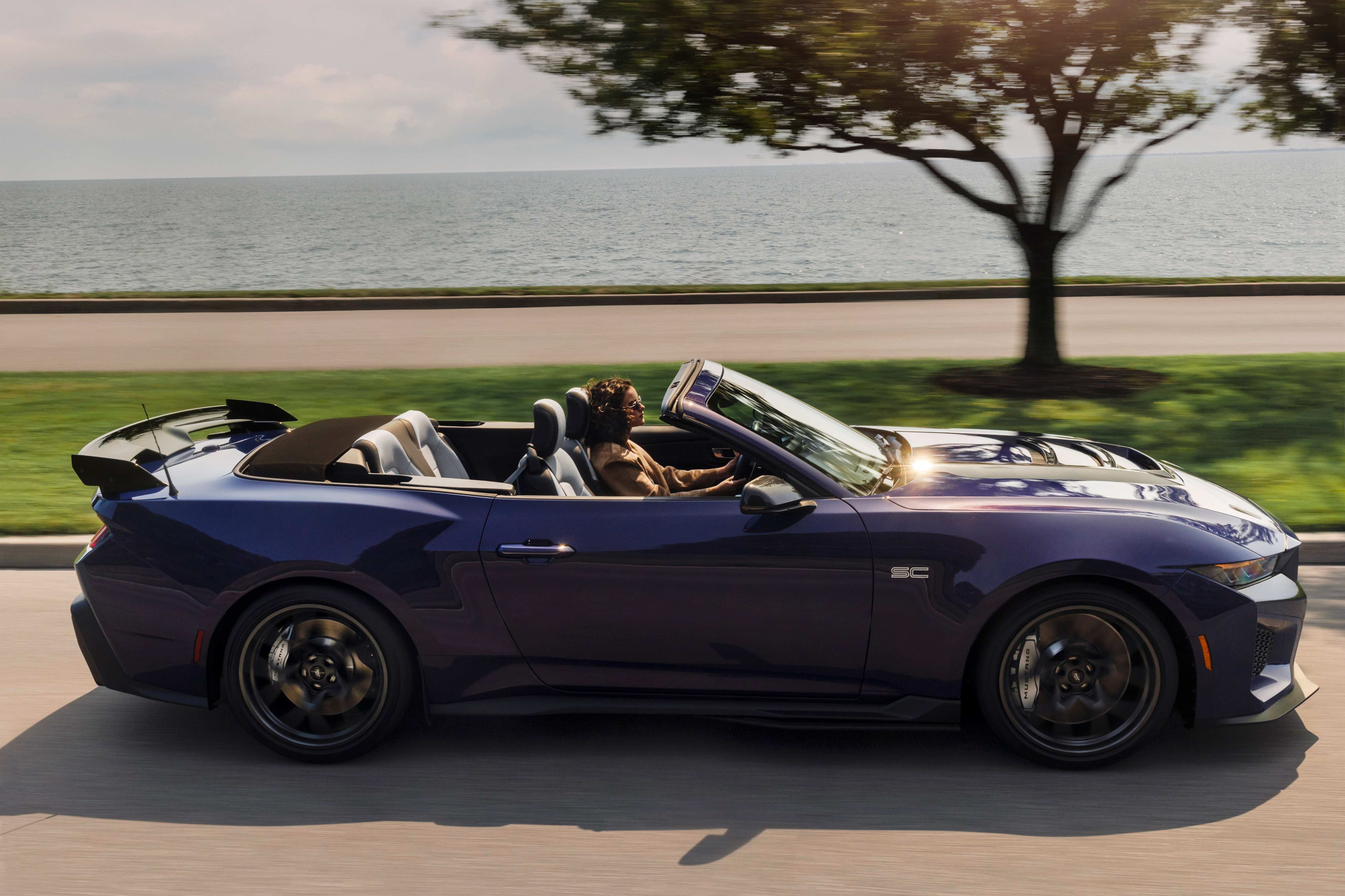 SMALL_Ford_Mustang_Dark_Horse_SC_Convertible_1_30